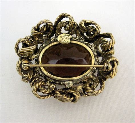 60s brooch